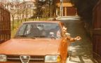 Vater und Sohn im Alfa Romeo Alfa Sud im Jahre 1984
